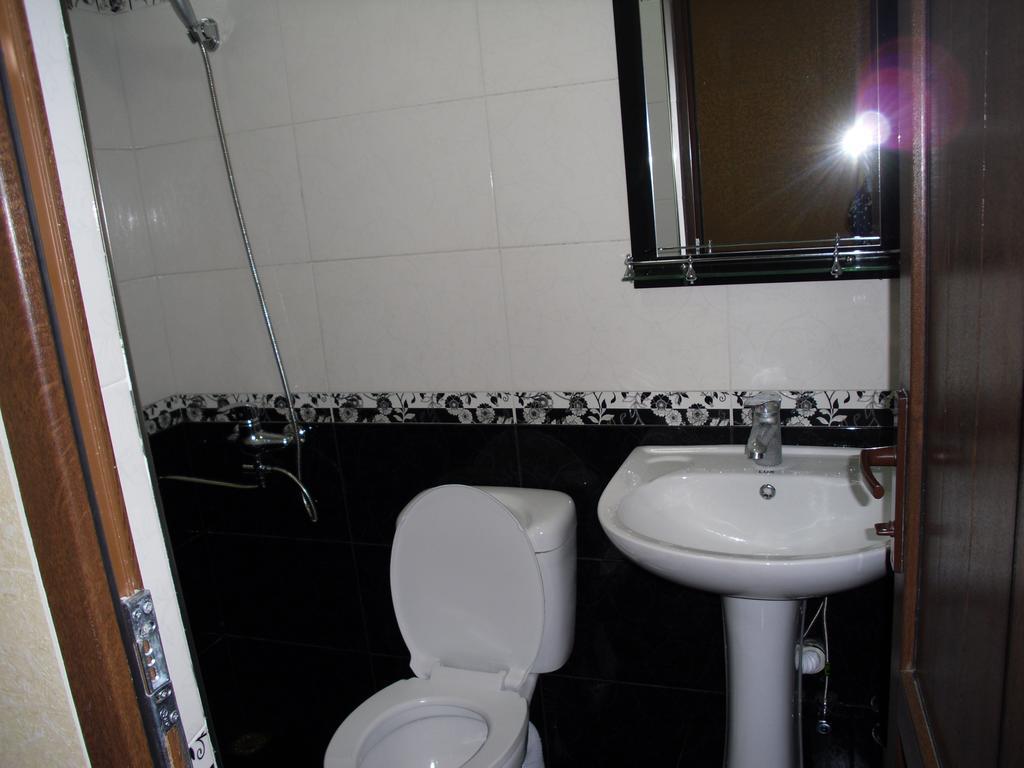 Suliko Guest House Batumi Habitación foto