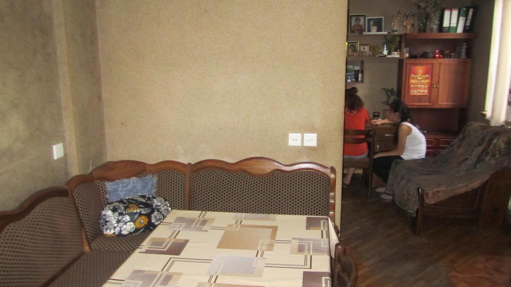 Suliko Guest House Batumi Habitación foto