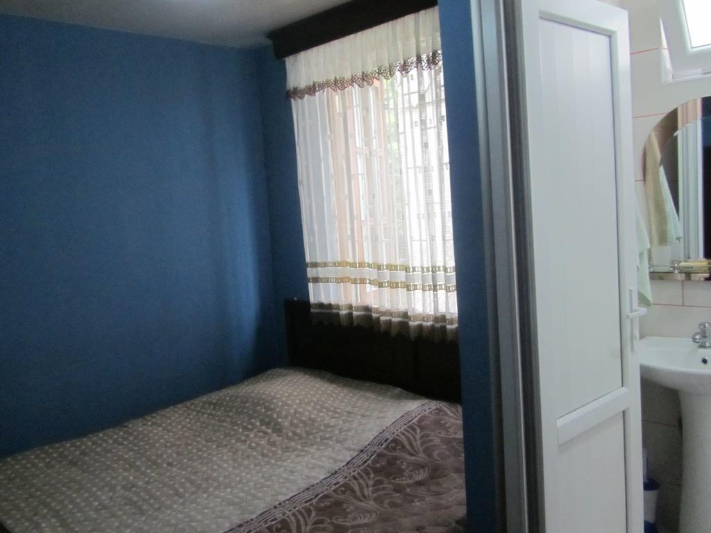 Suliko Guest House Batumi Habitación foto