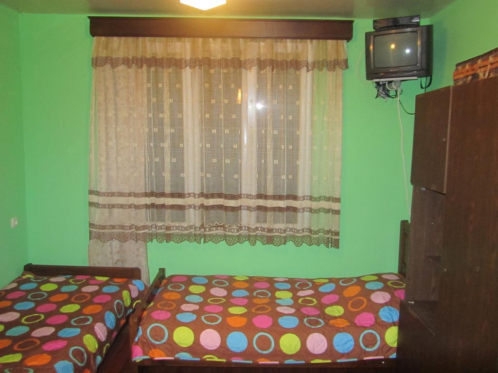 Suliko Guest House Batumi Habitación foto